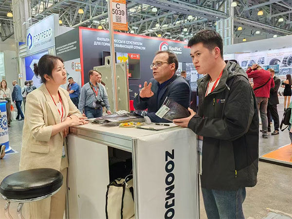 展會現(xiàn)場.jpg 展會現(xiàn)場.jpg